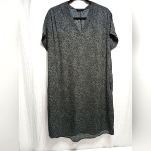 Denver Hayes Lightweight Mini Dress. Size L